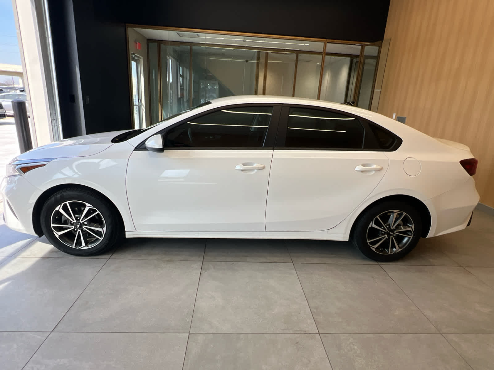 2023 Kia Forte LXS IVT