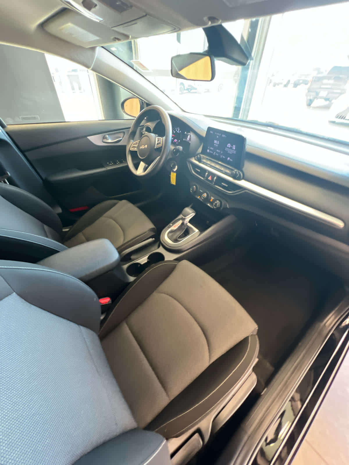 2024 Kia Forte LXS IVT