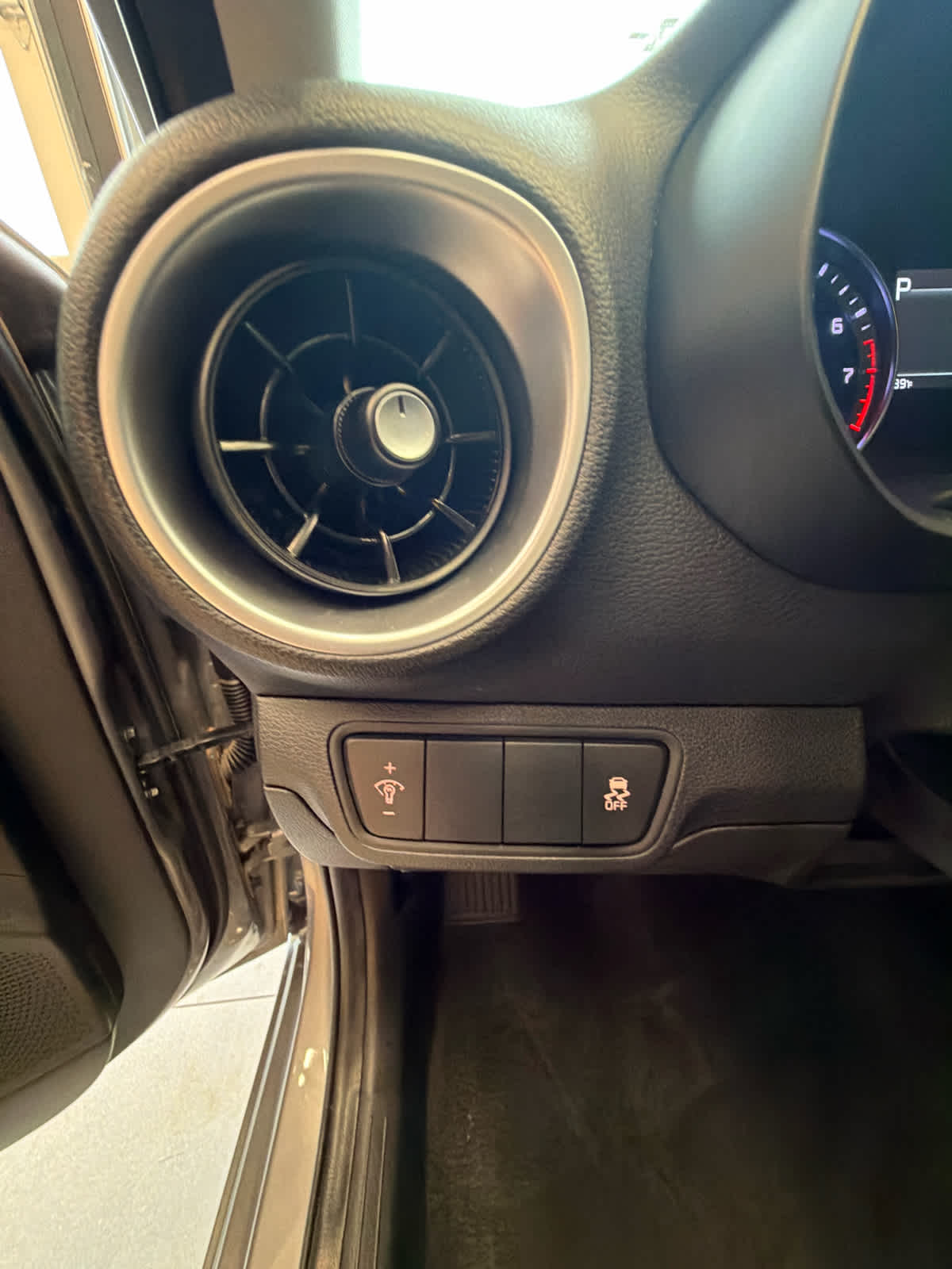 2023 Kia Forte LXS IVT