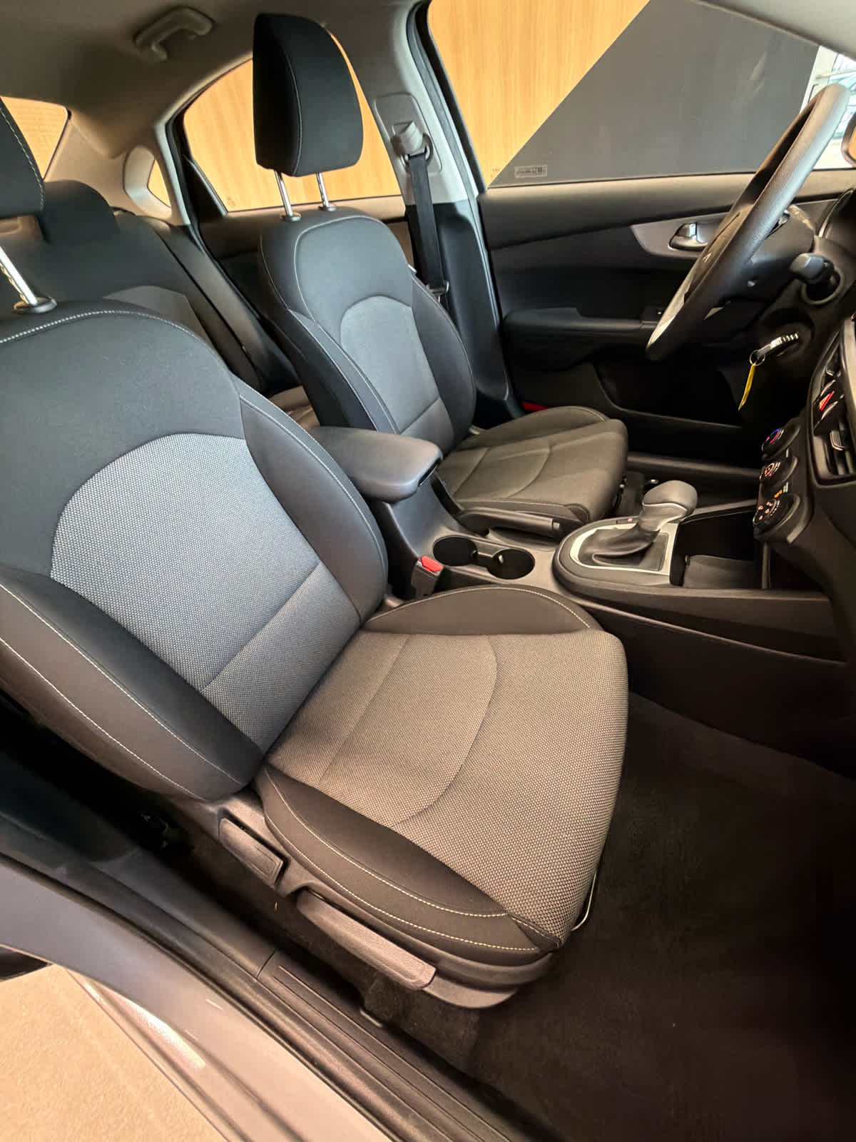 2023 Kia Forte LXS IVT