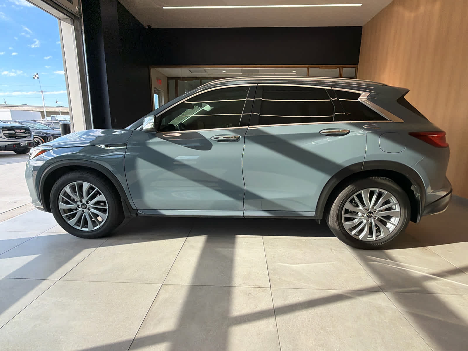 2024 INFINITI QX50 LUXE FWD
