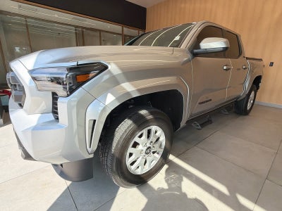 2025 Toyota Tacoma SR5 Double Cab 5 Bed AT