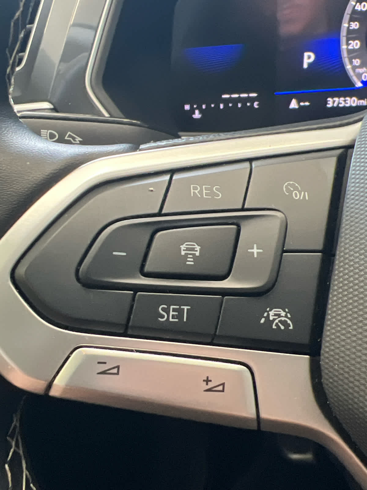 2024 Volkswagen Tiguan 2.0T SE FWD
