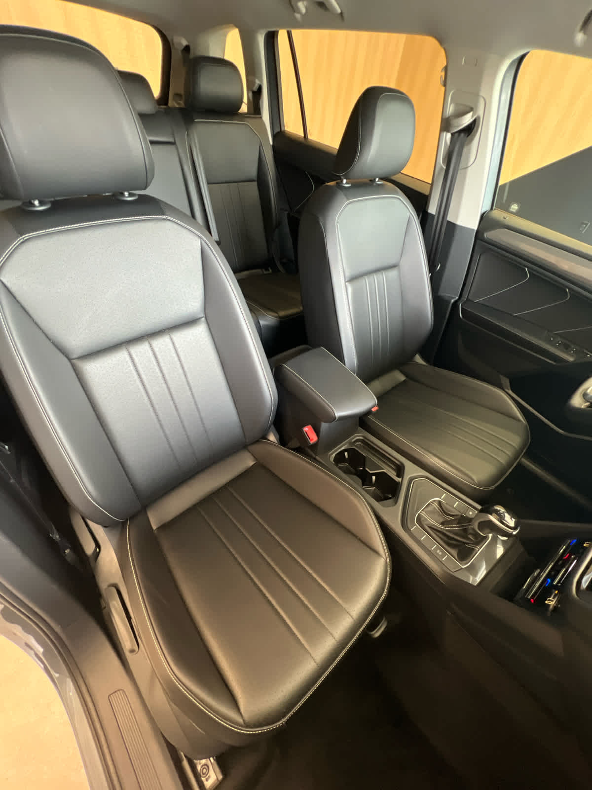 2024 Volkswagen Tiguan 2.0T SE FWD