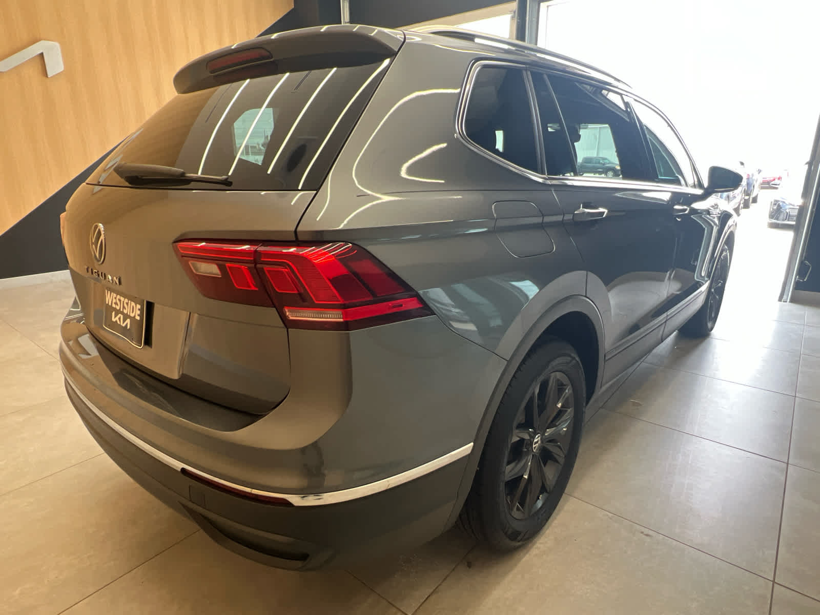 2024 Volkswagen Tiguan 2.0T SE FWD