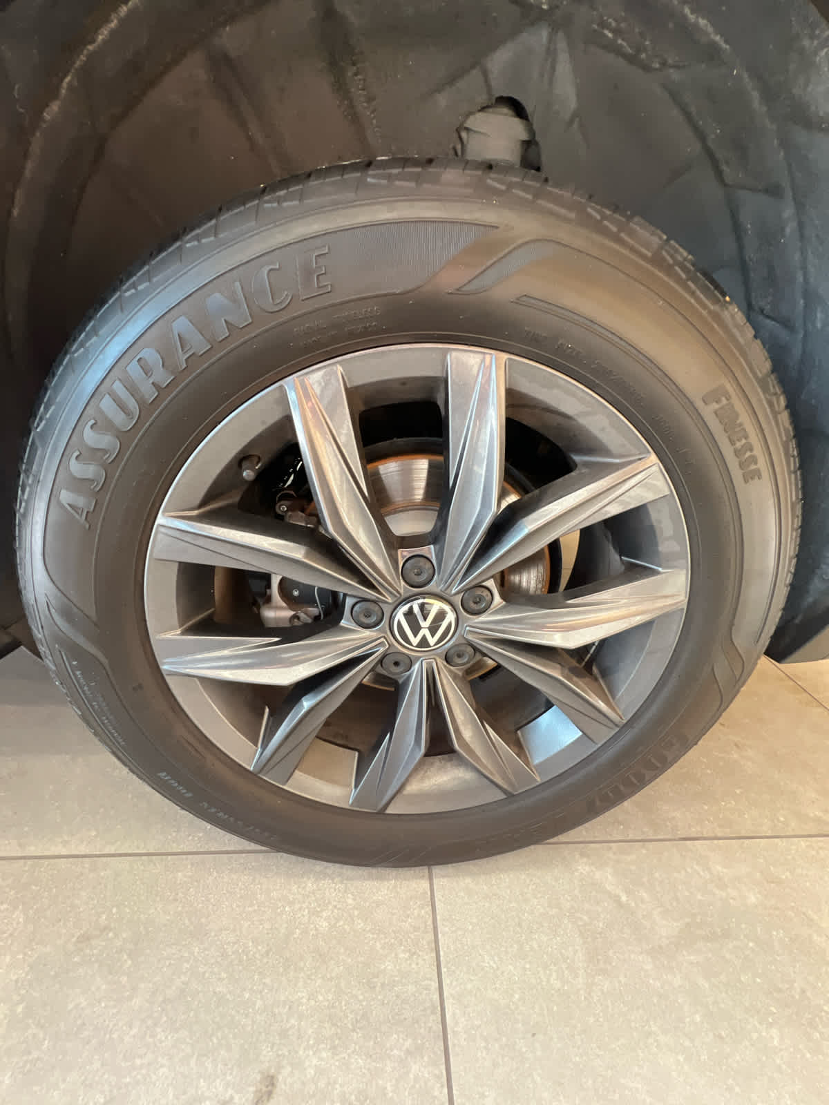 2023 Volkswagen Tiguan 2.0T SE FWD