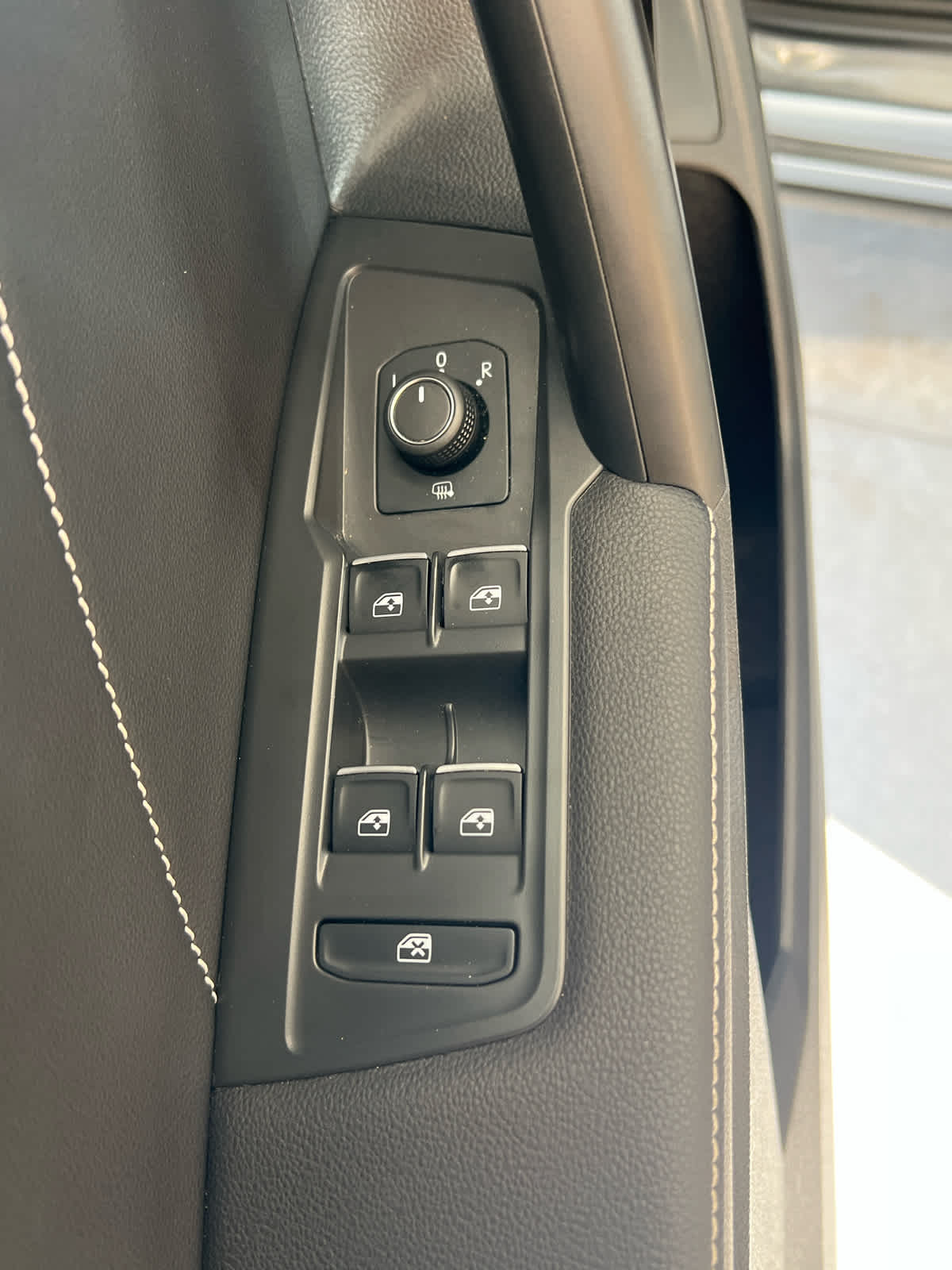 2023 Volkswagen Tiguan 2.0T SE FWD