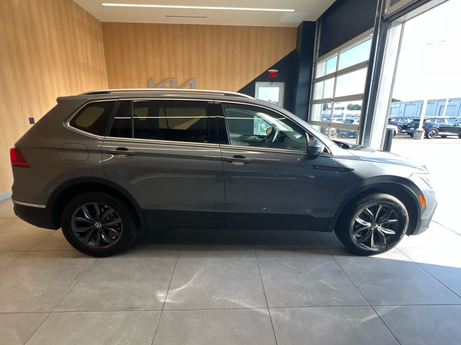 2023 Volkswagen Tiguan 2.0T SE FWD