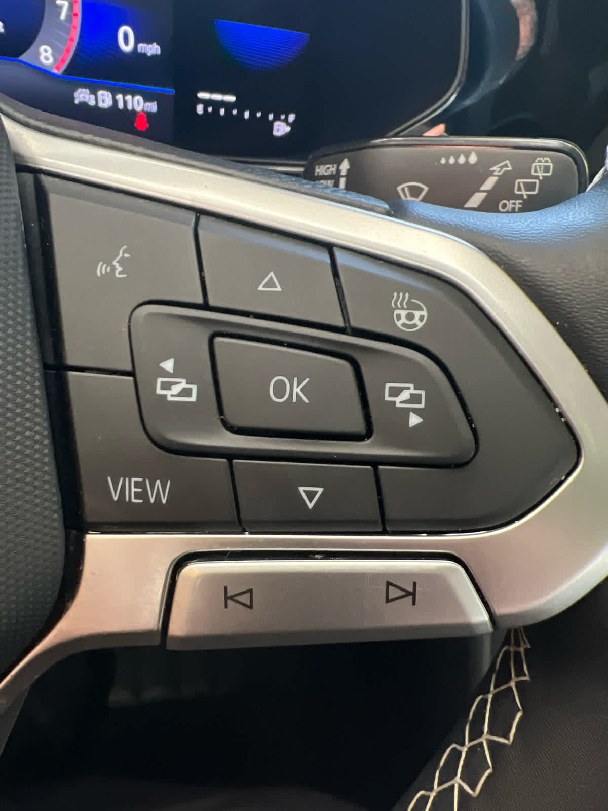 2022 Volkswagen Taos SE FWD