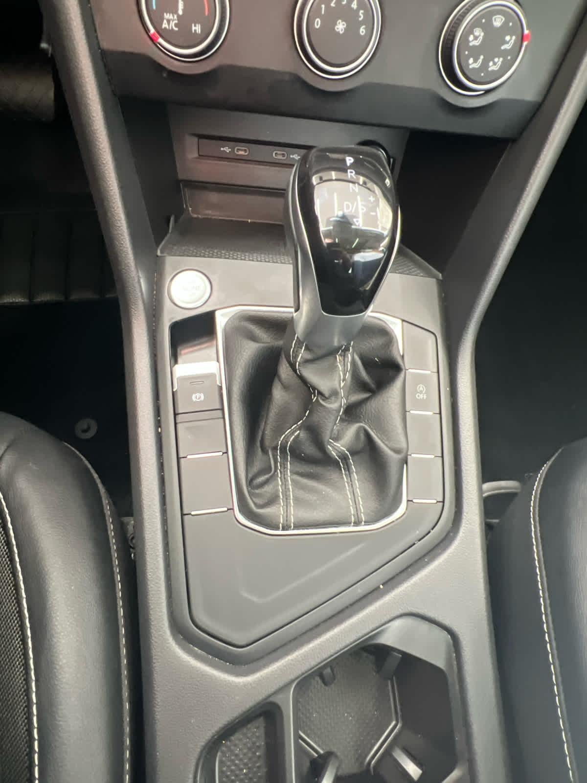 2022 Volkswagen Taos SE FWD