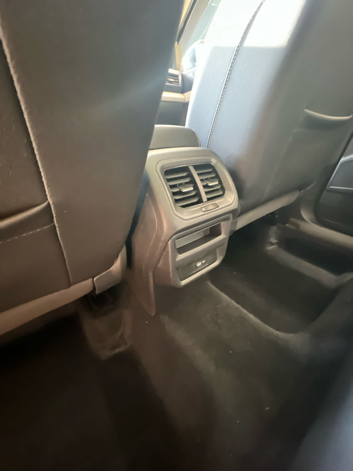 2022 Volkswagen Taos SE FWD