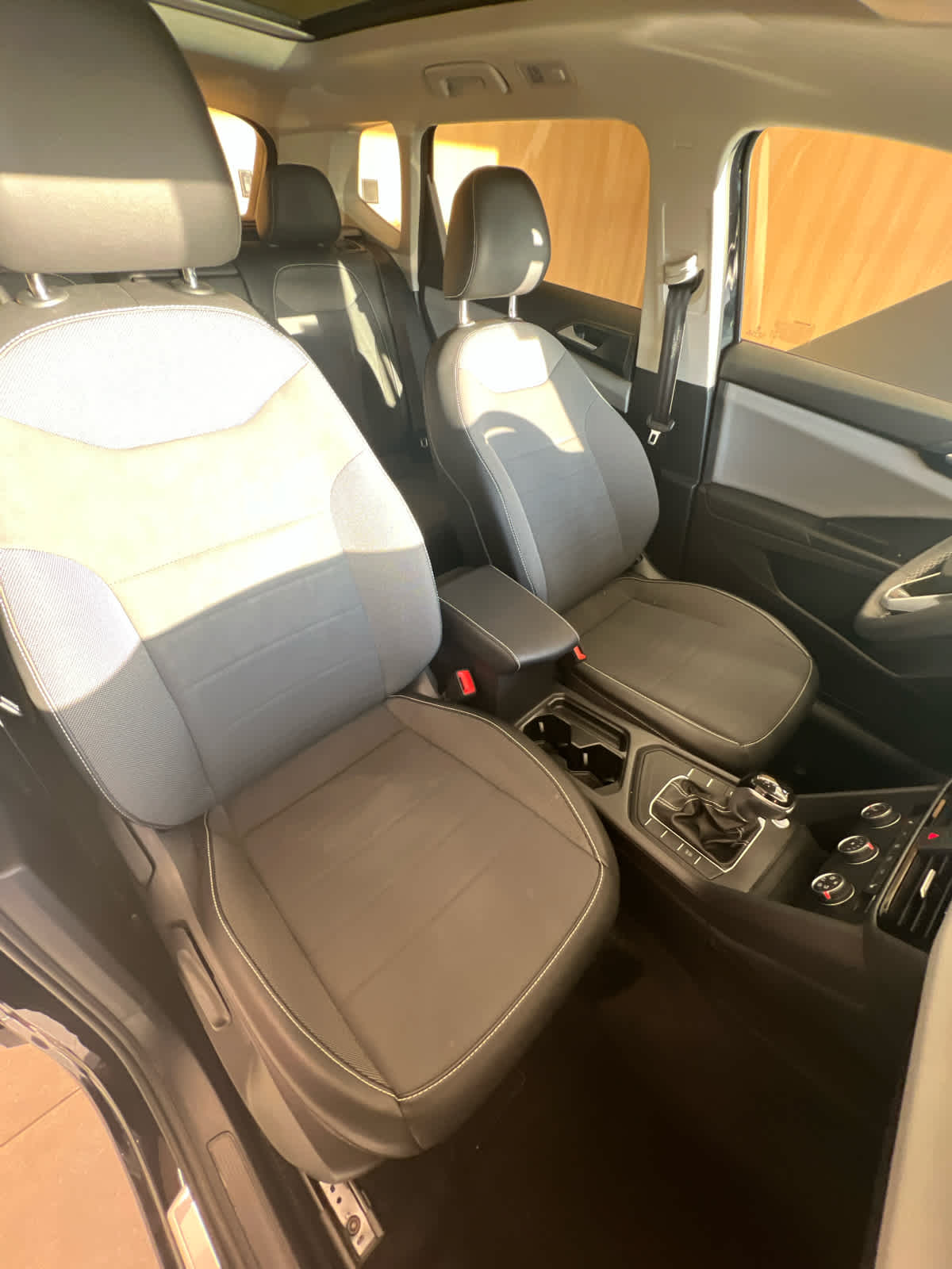 2022 Volkswagen Taos SE FWD