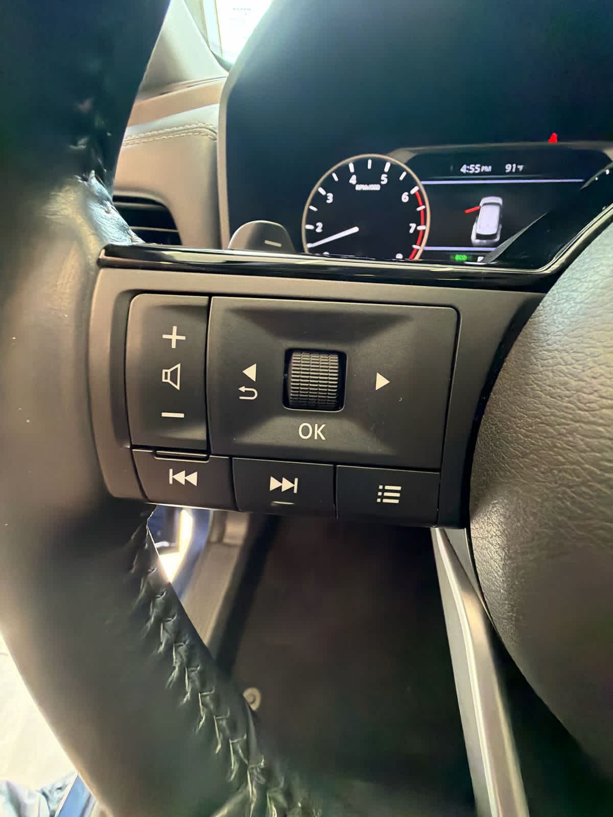 2022 Nissan Rogue FWD SV