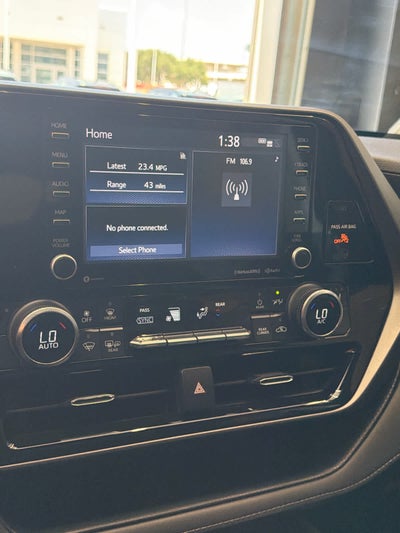 2022 Toyota Highlander XLE FWD