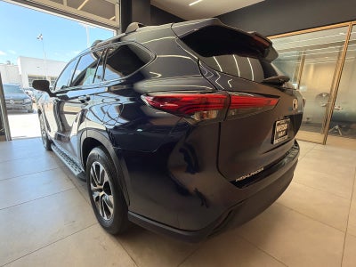 2022 Toyota Highlander XLE FWD