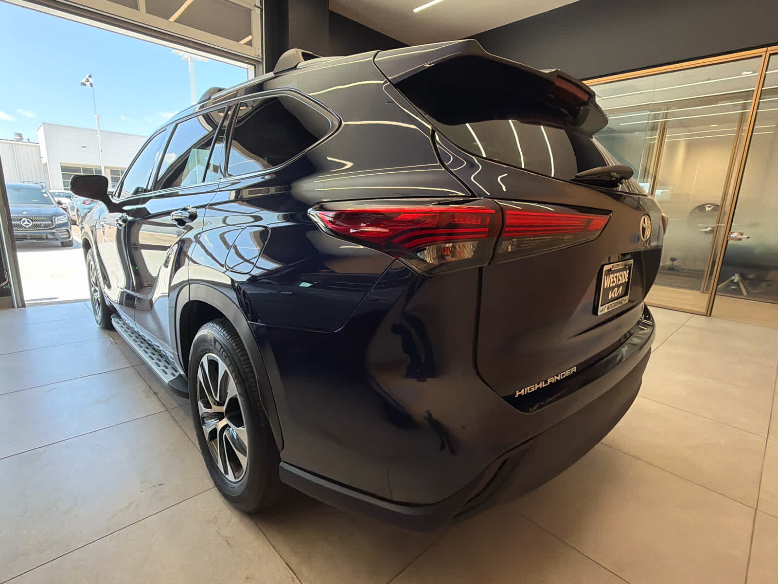 2022 Toyota Highlander XLE FWD