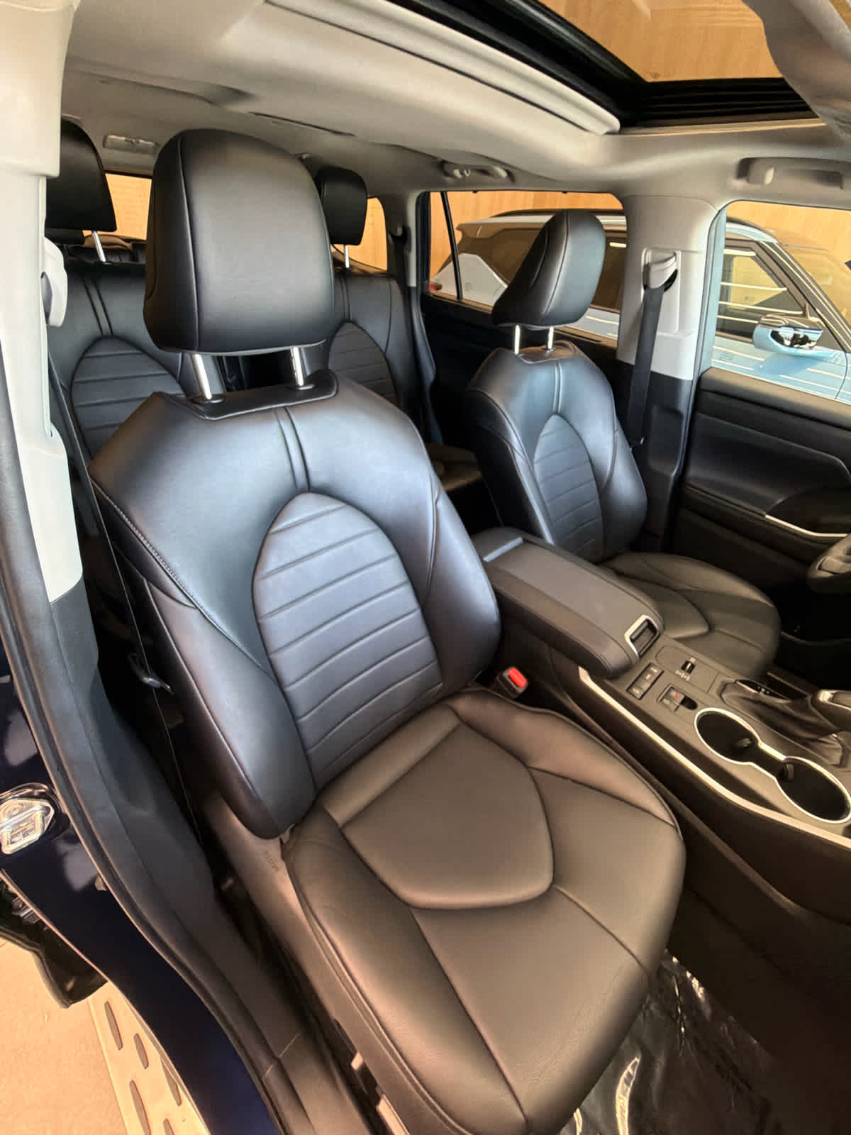 2022 Toyota Highlander XLE FWD
