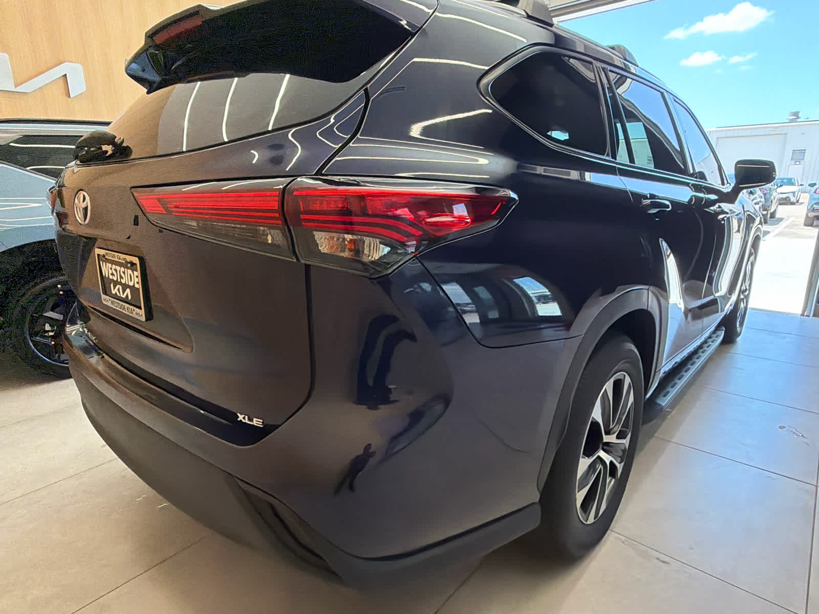 2022 Toyota Highlander XLE FWD