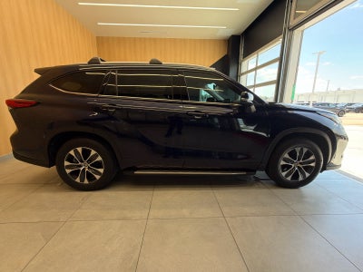 2022 Toyota Highlander XLE FWD