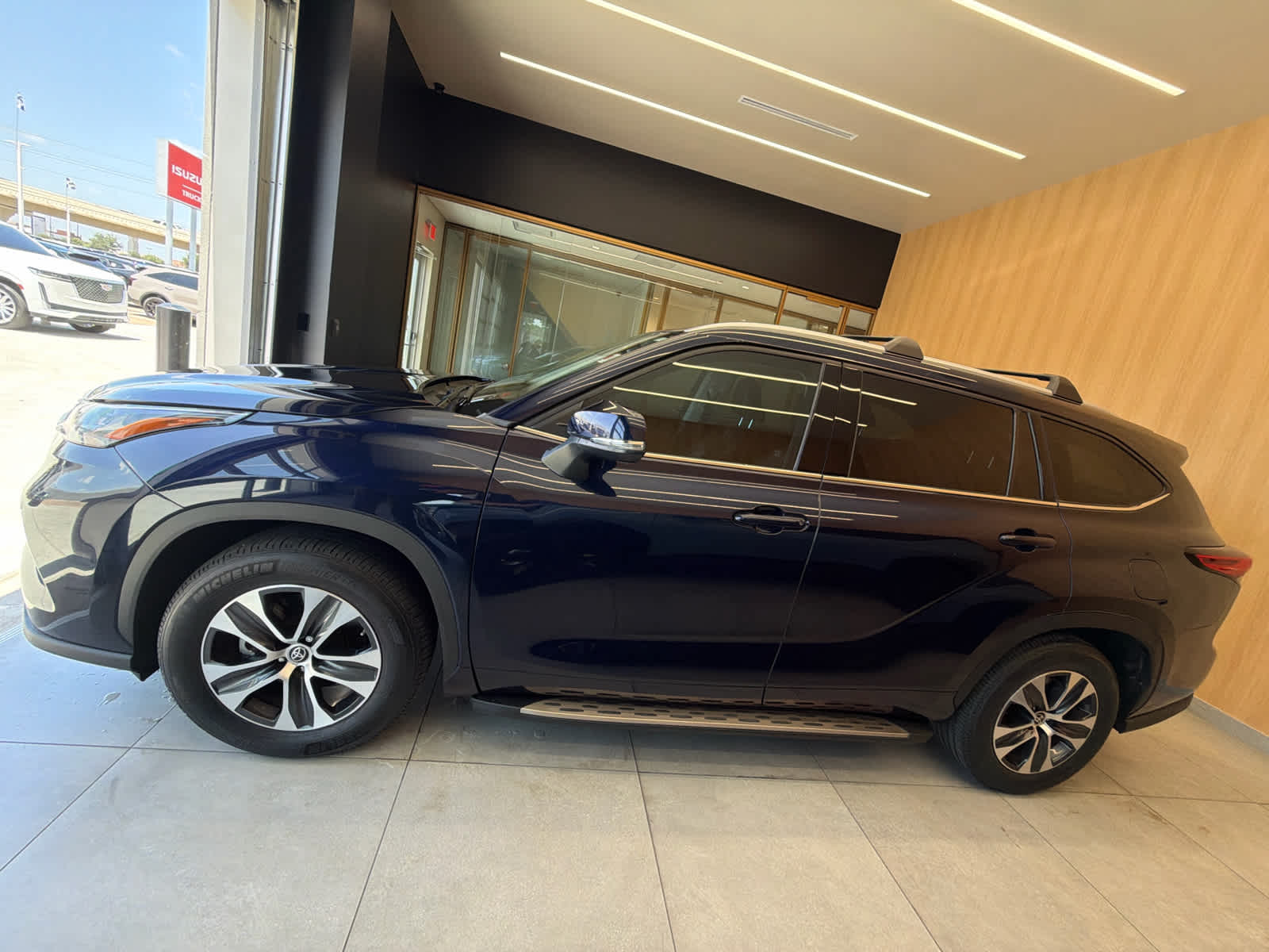 2022 Toyota Highlander XLE FWD