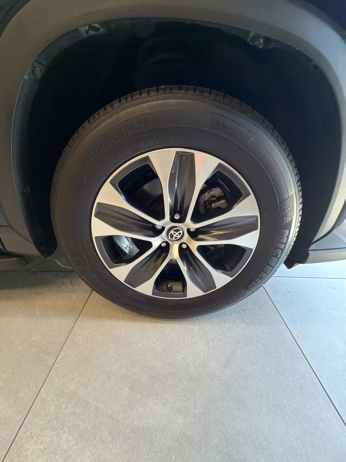 2022 Toyota Highlander XLE FWD
