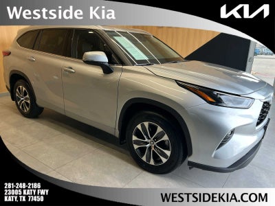 2022 Toyota Highlander XLE FWD