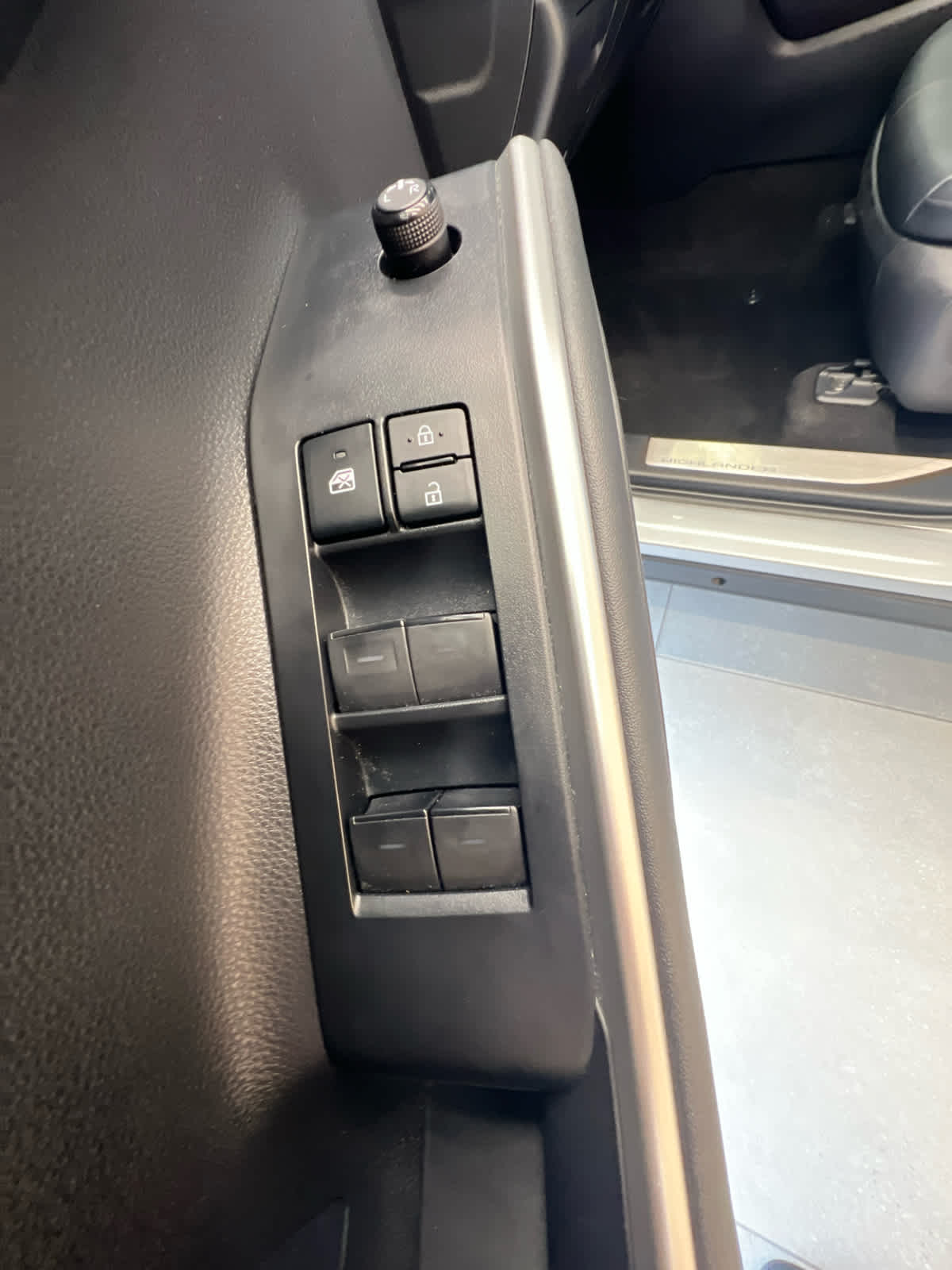 2022 Toyota Highlander XLE FWD