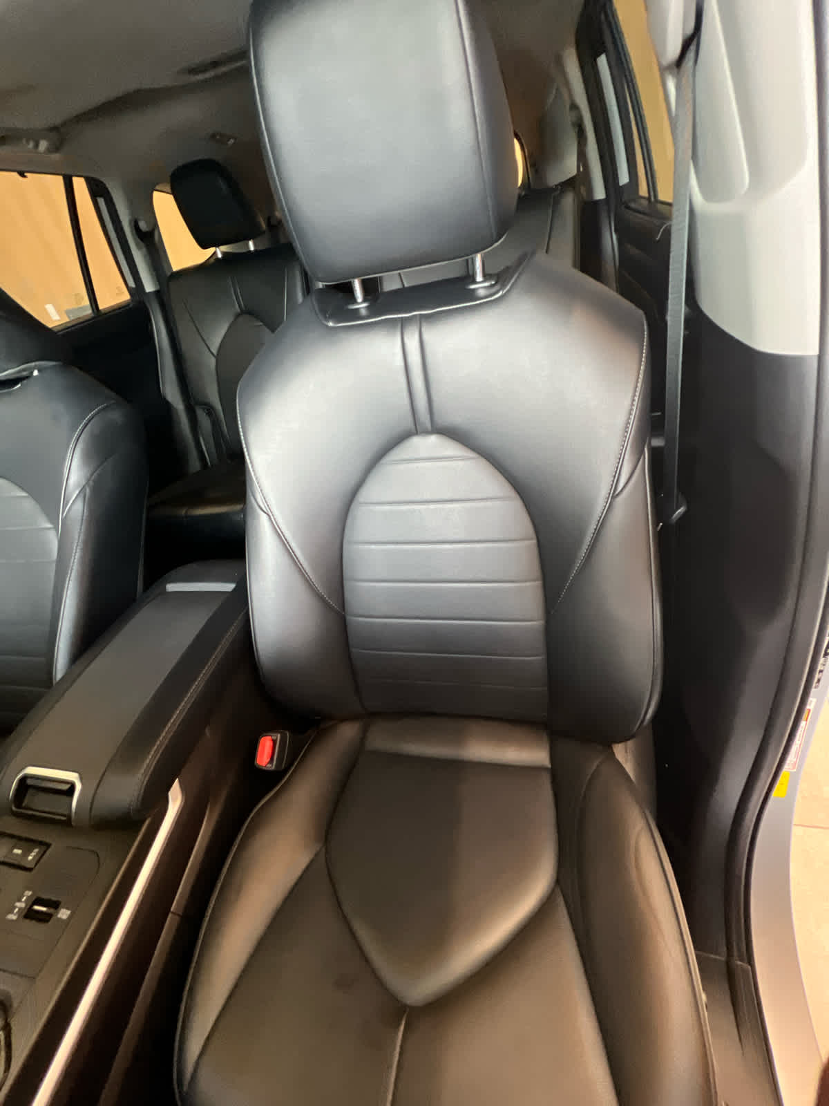 2022 Toyota Highlander XLE FWD