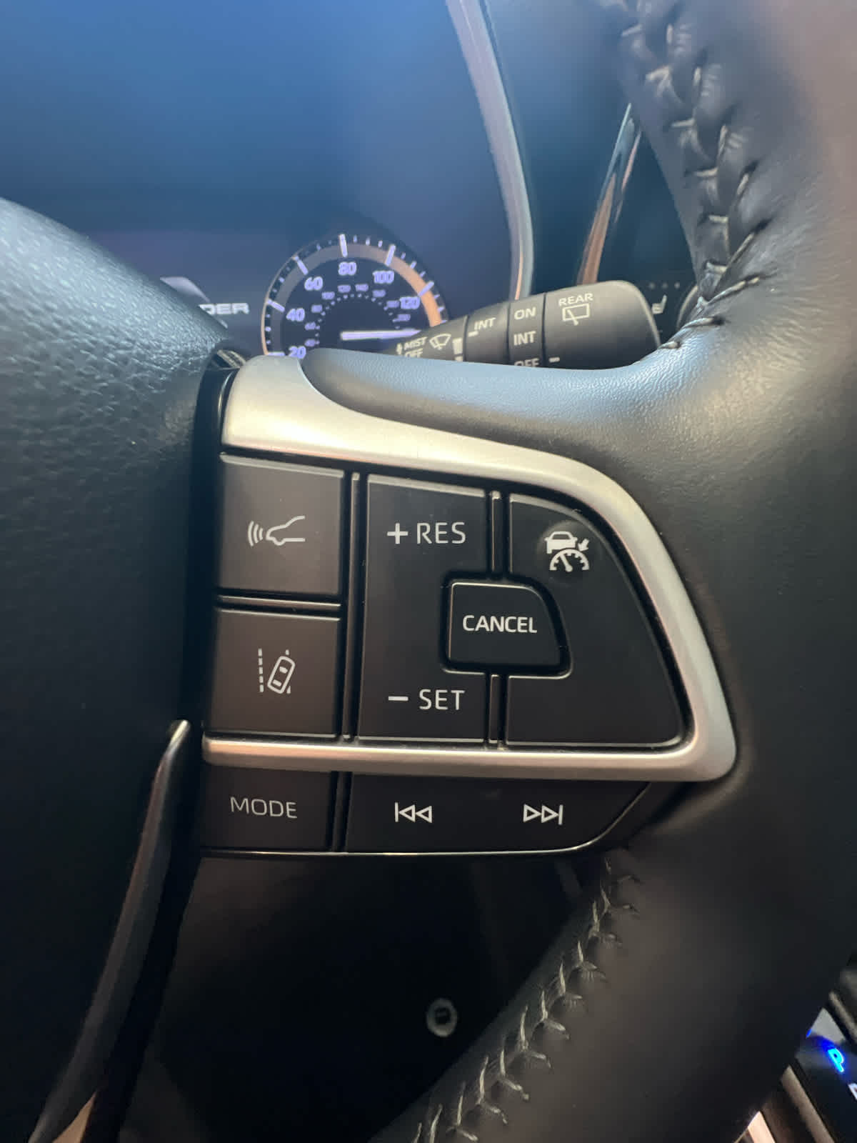 2022 Toyota Highlander XLE FWD