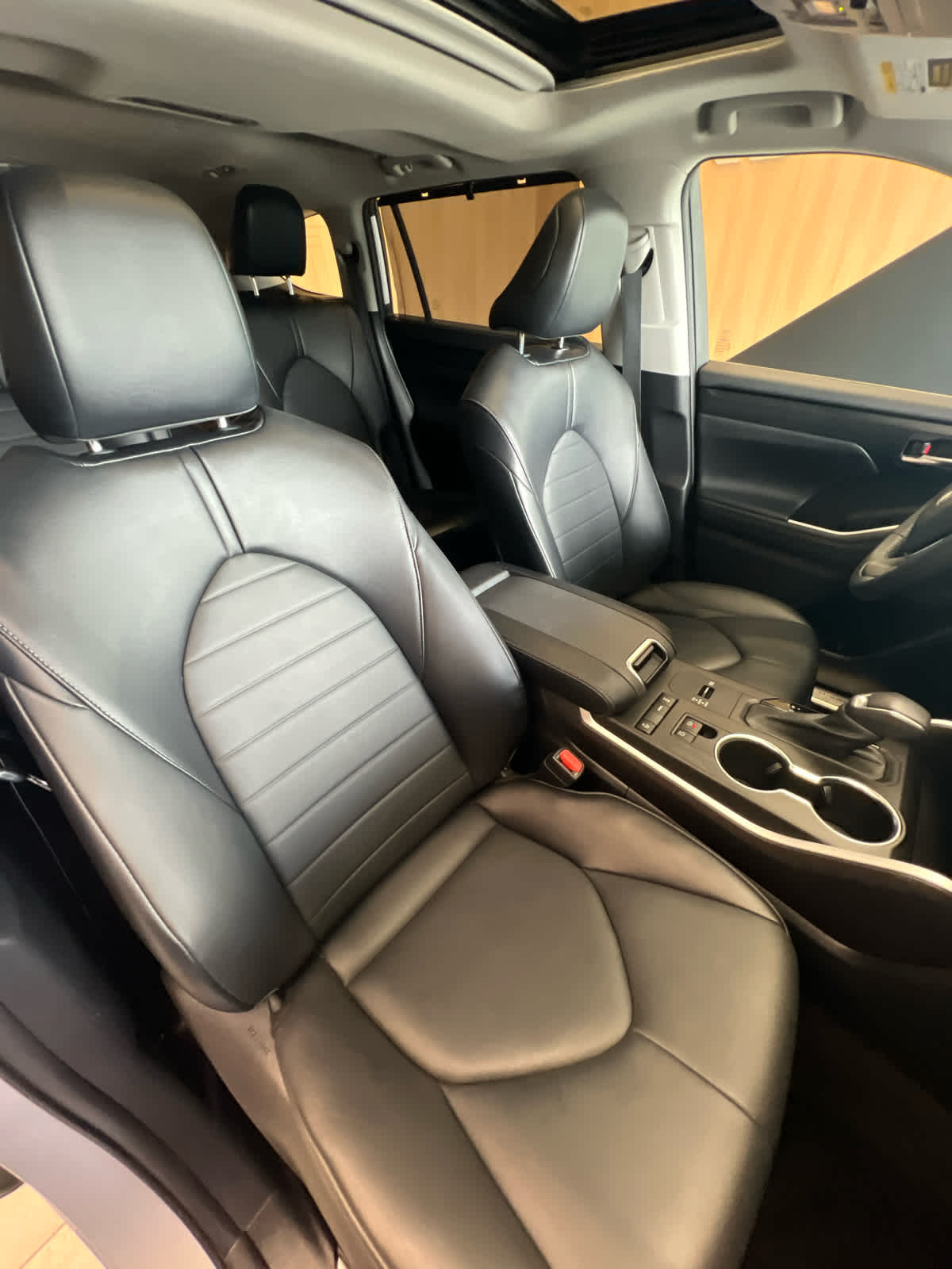 2022 Toyota Highlander XLE FWD