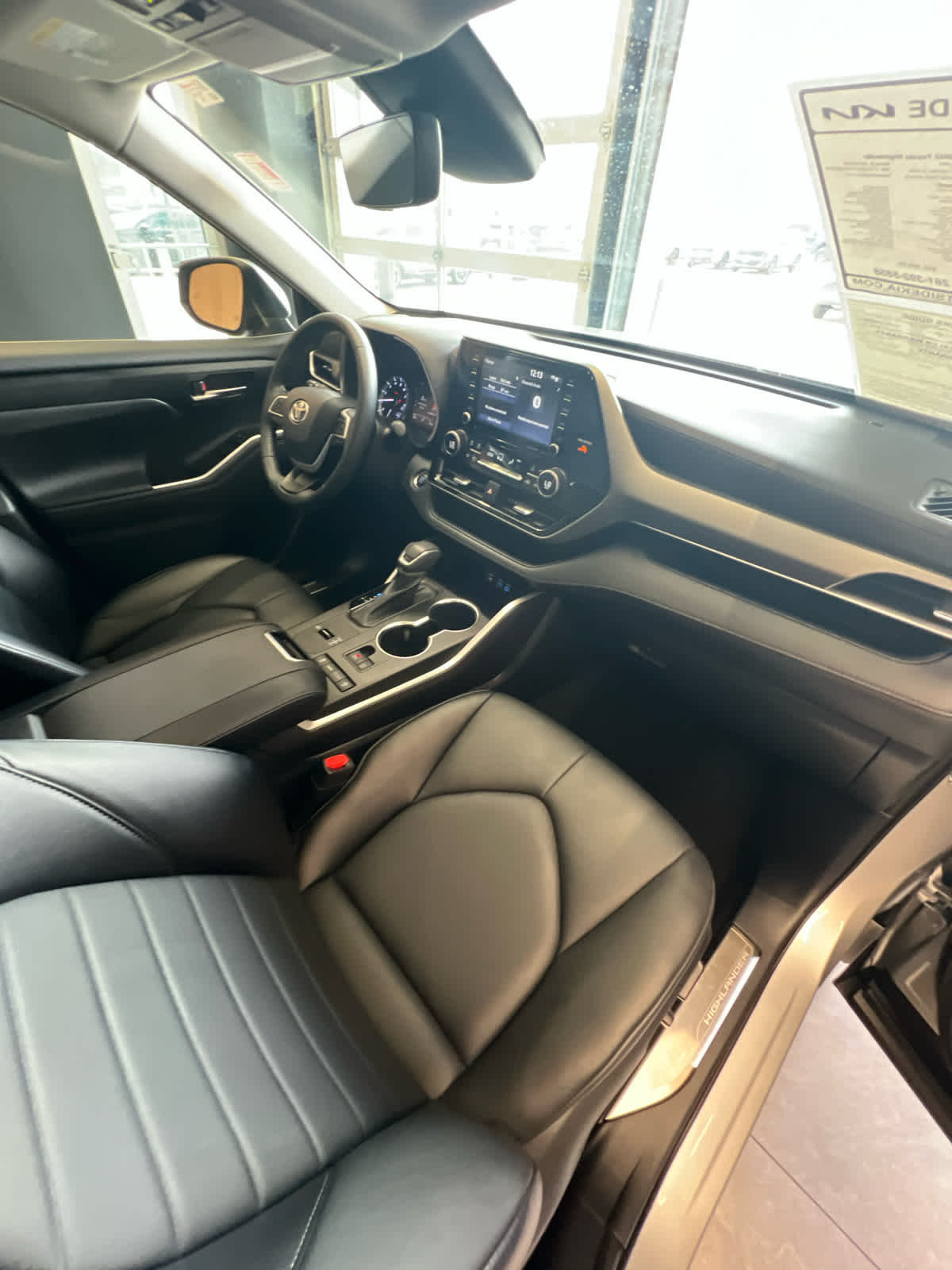 2022 Toyota Highlander XLE FWD