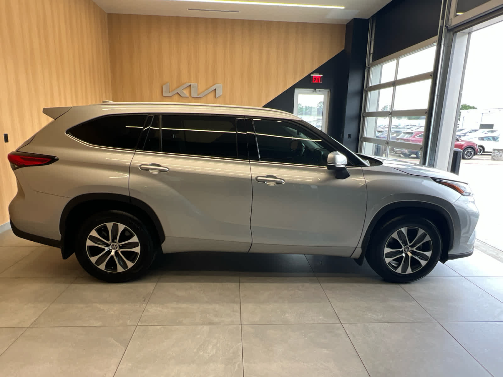 2022 Toyota Highlander XLE FWD