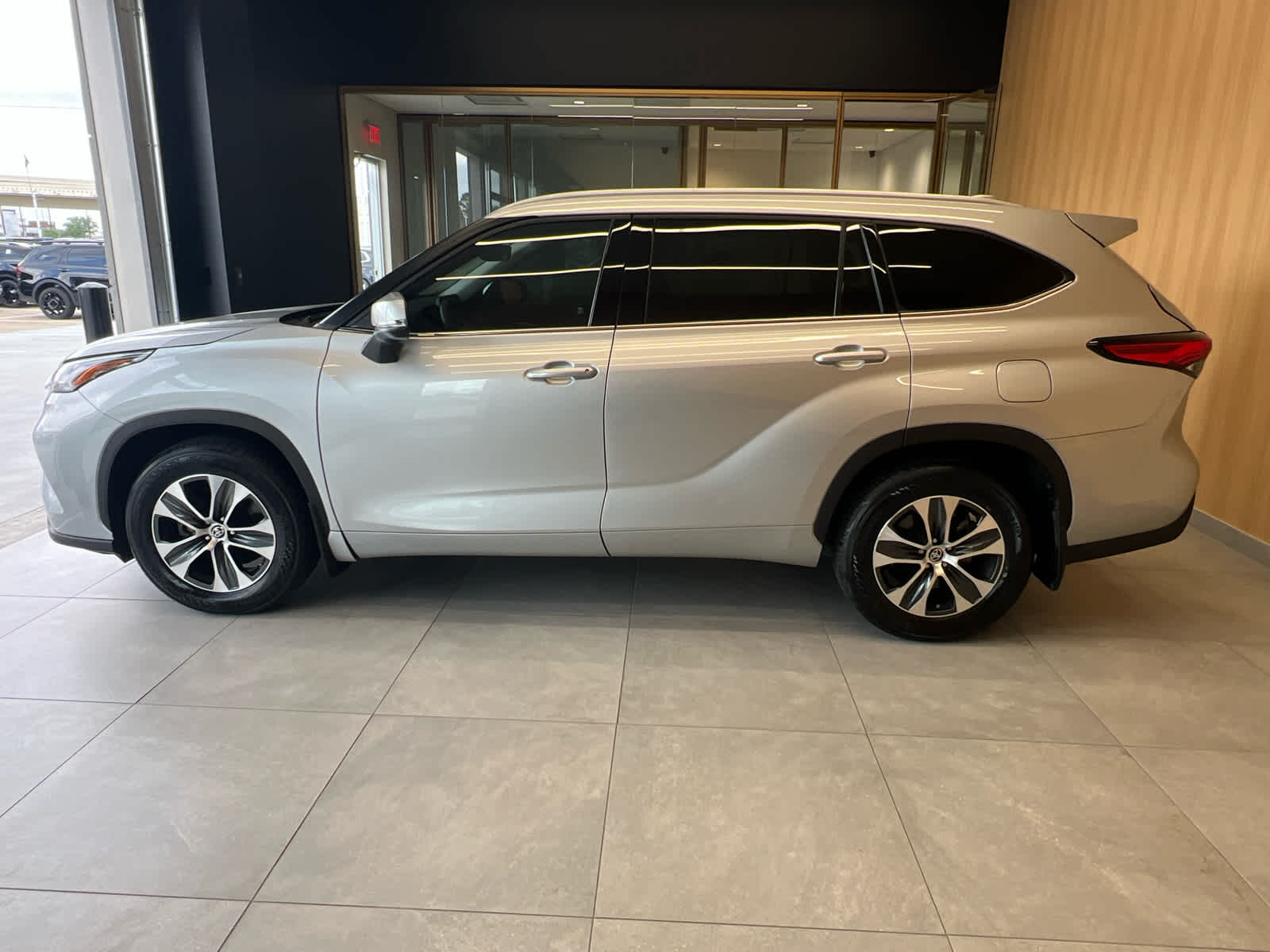 2022 Toyota Highlander XLE FWD