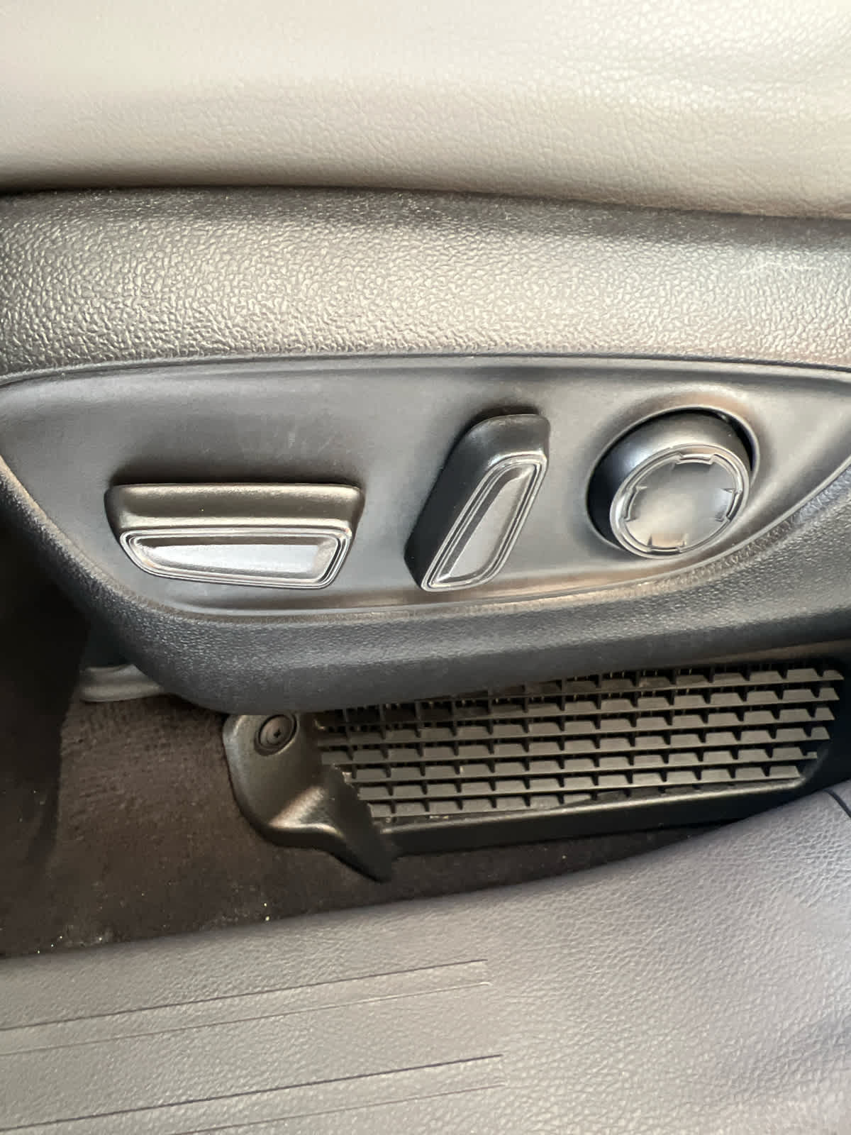 2022 Toyota Sienna XLE FWD 7-Passenger