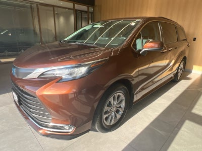 2022 Toyota Sienna XLE FWD 7-Passenger