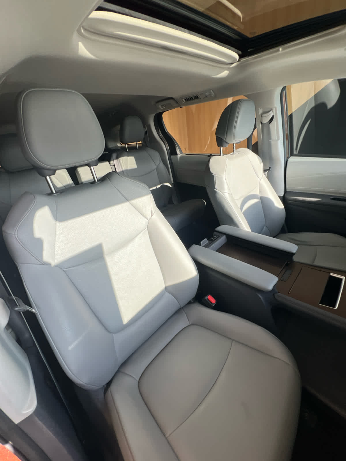 2022 Toyota Sienna XLE FWD 7-Passenger