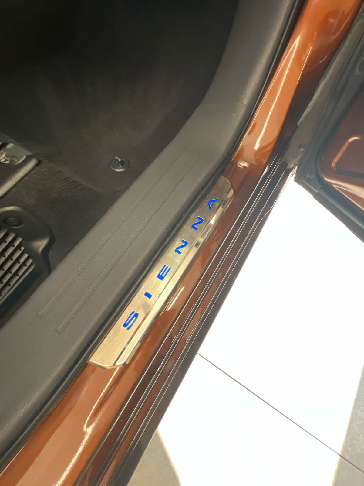 2022 Toyota Sienna XLE FWD 7-Passenger