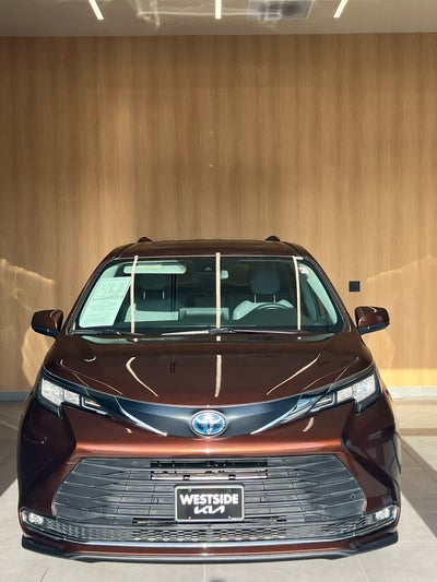 2022 Toyota Sienna XLE FWD 7-Passenger