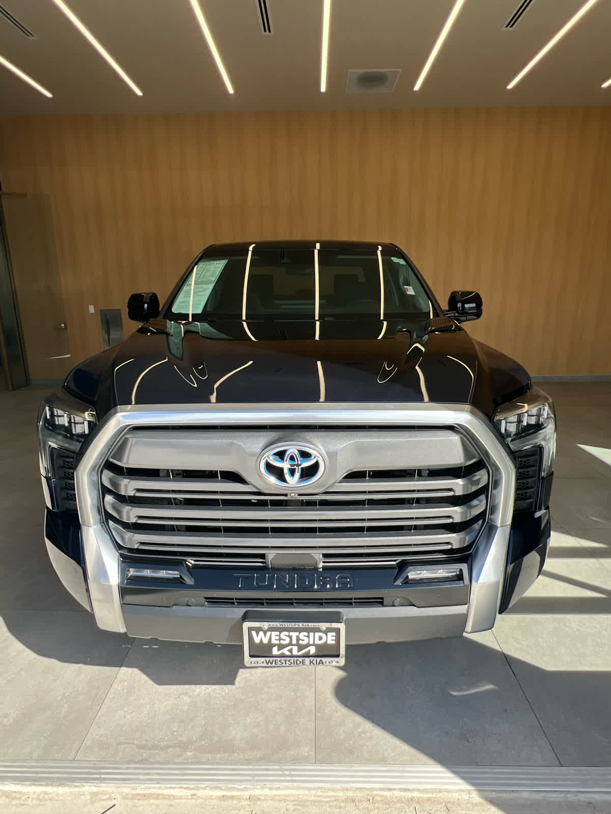 2023 Toyota Tundra Limited Hybrid CrewMax 5.5 Bed