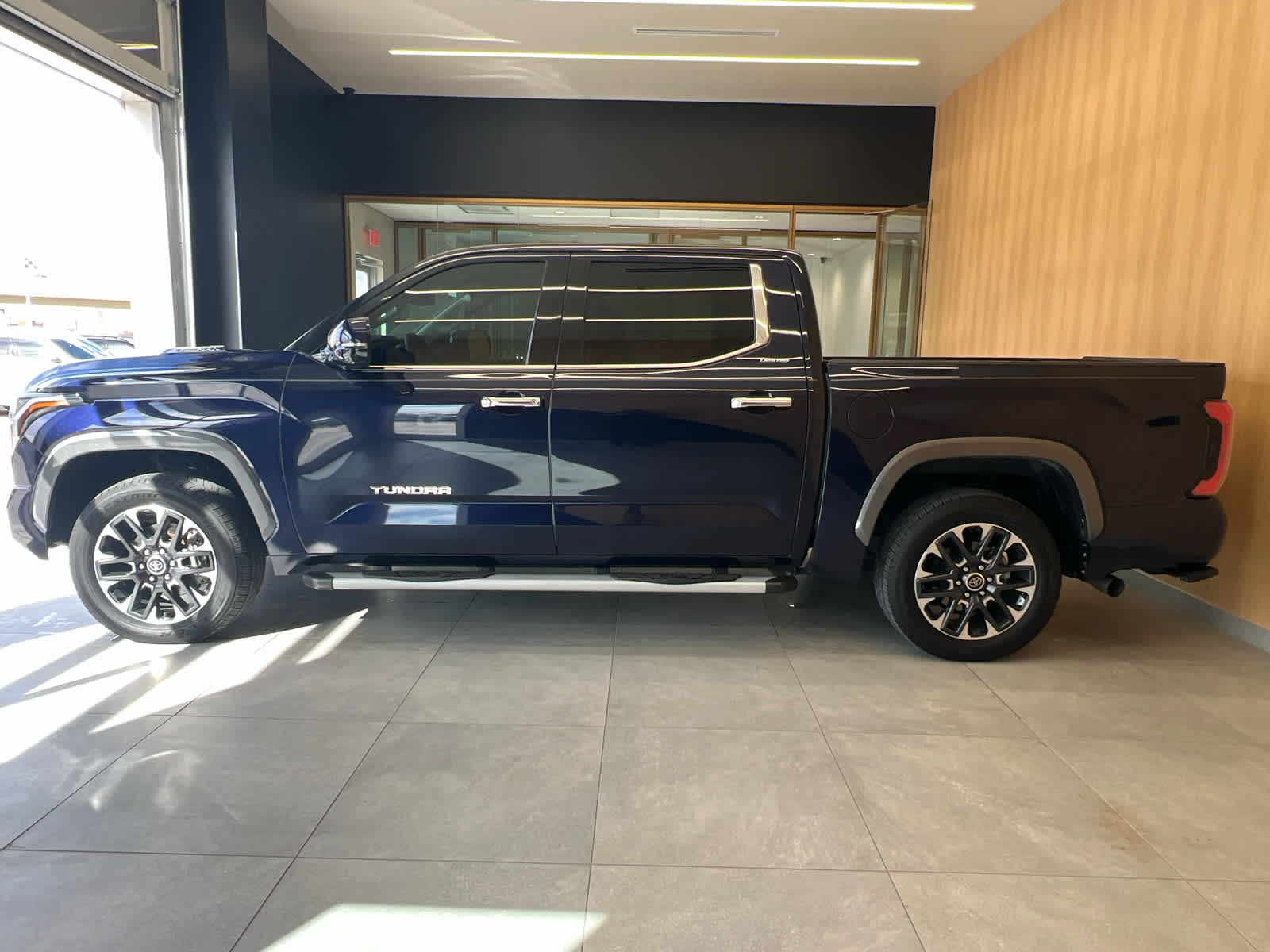 2023 Toyota Tundra Limited Hybrid CrewMax 5.5 Bed