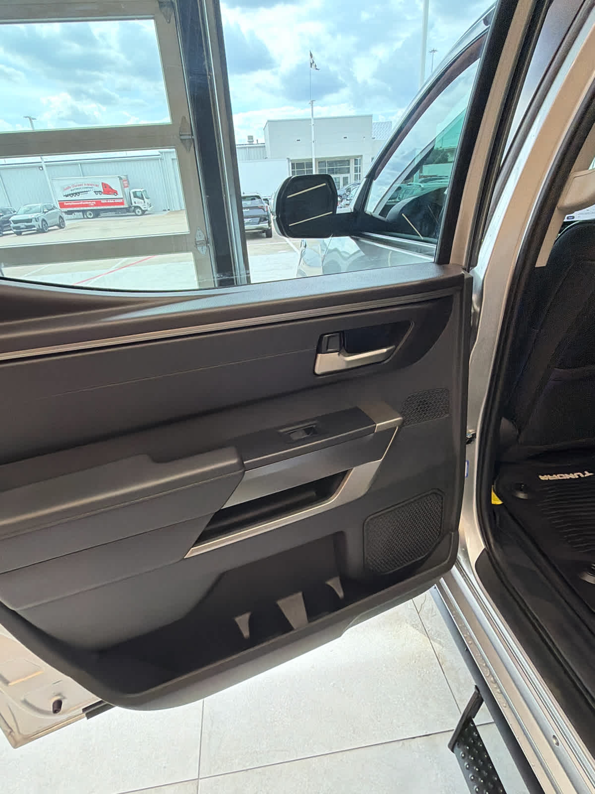 2024 Toyota Tundra SR5 CrewMax 5.5 Bed