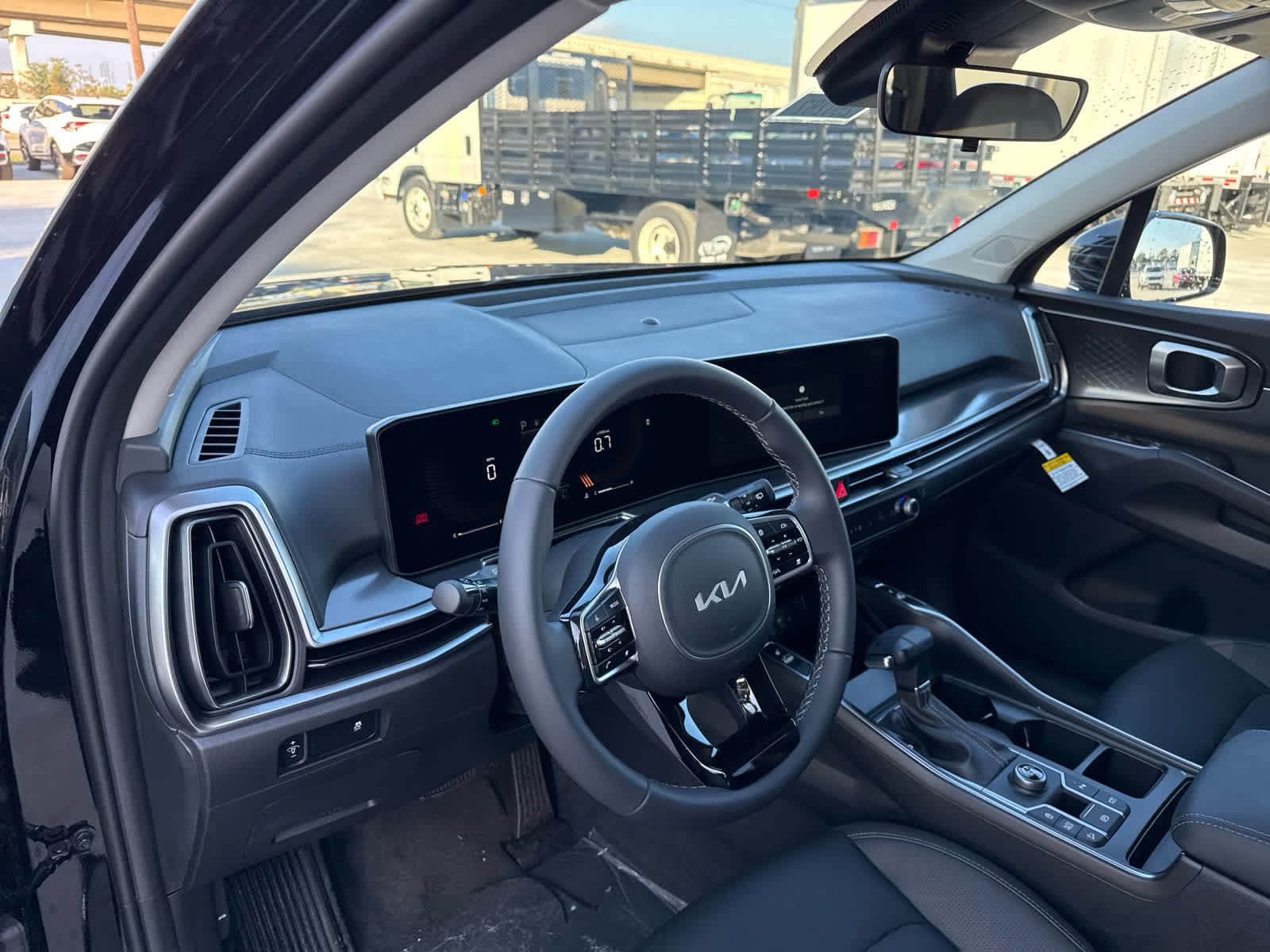 2025 Kia Sorento S FWD