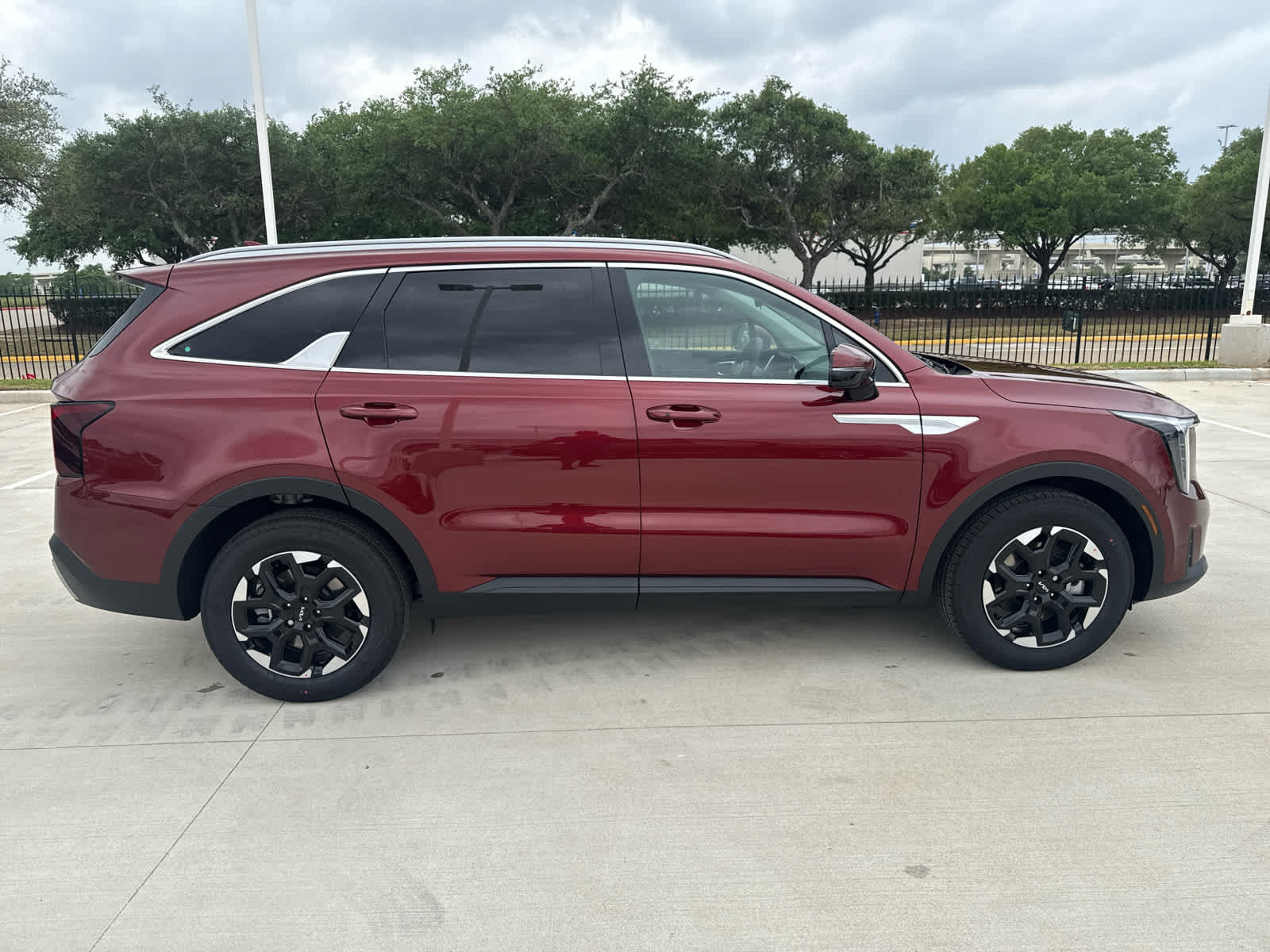 2025 Kia Sorento S FWD