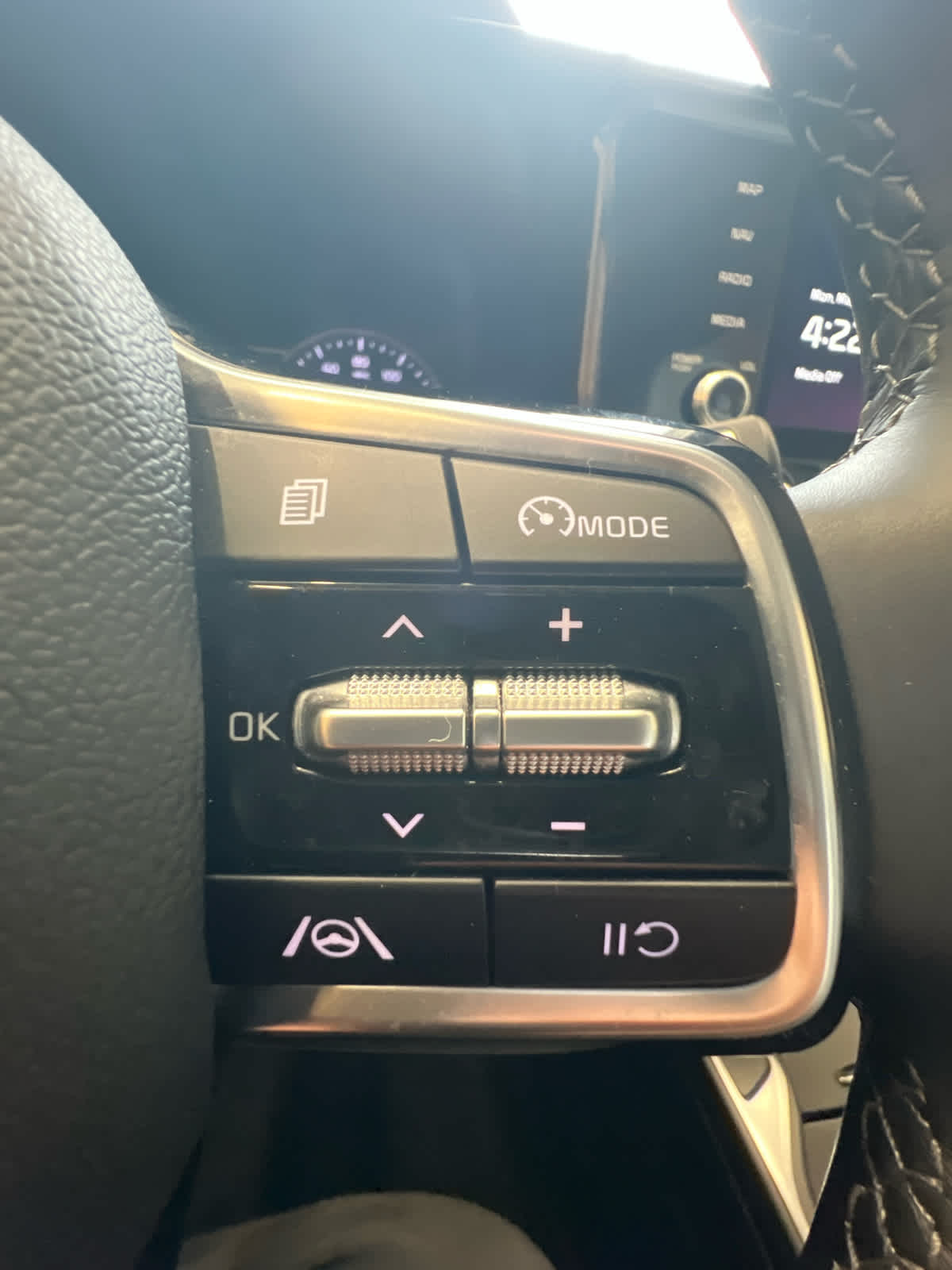 2023 Kia Sorento S FWD