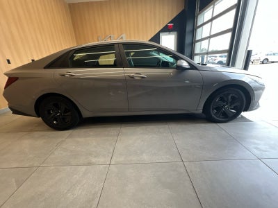 2022 Hyundai Elantra SEL IVT