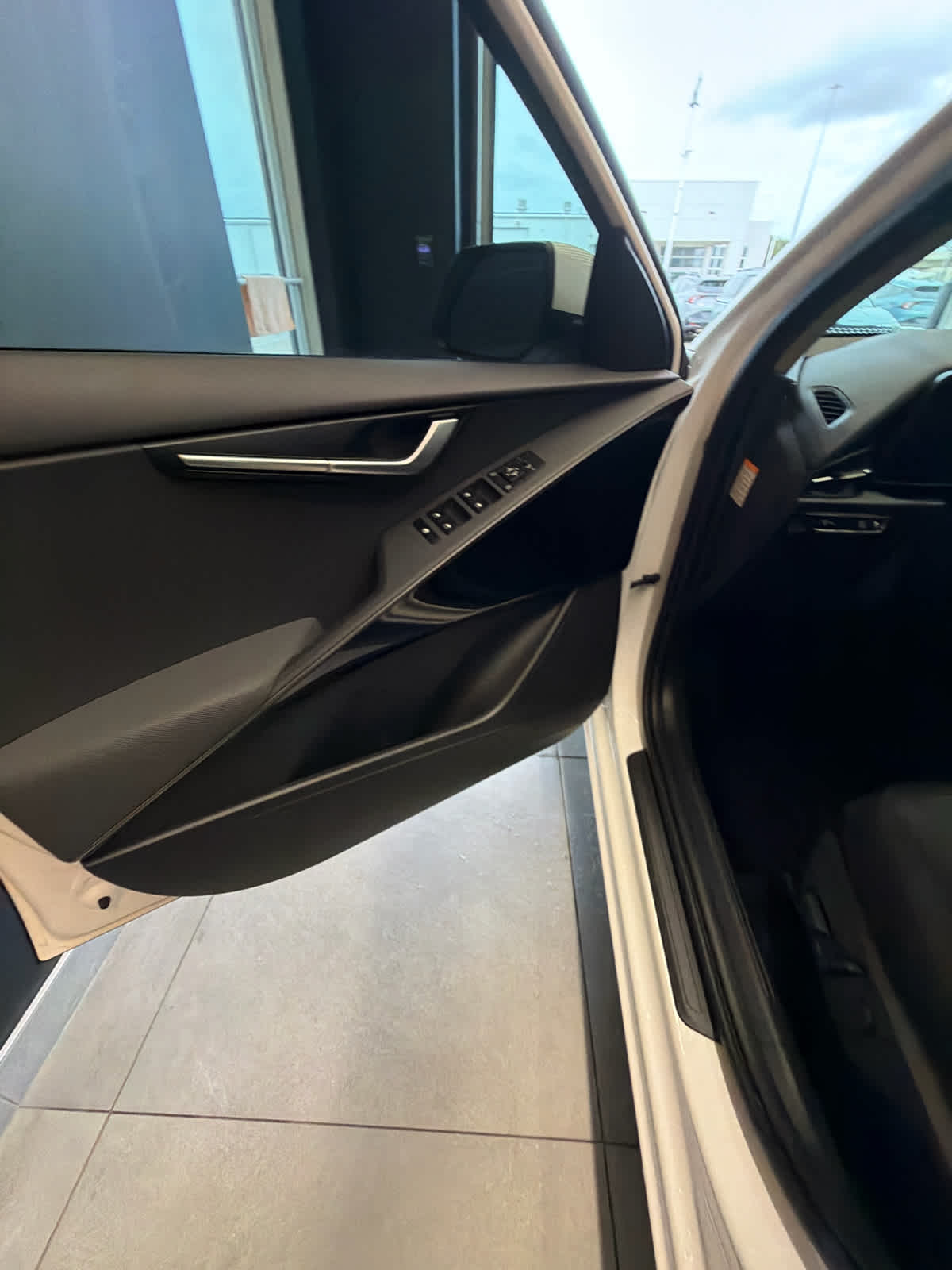 2023 Kia Niro EX FWD