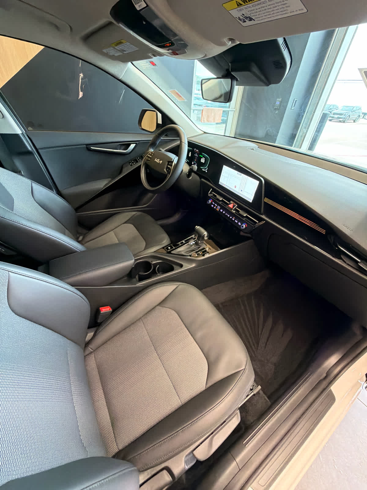 2023 Kia Niro EX FWD