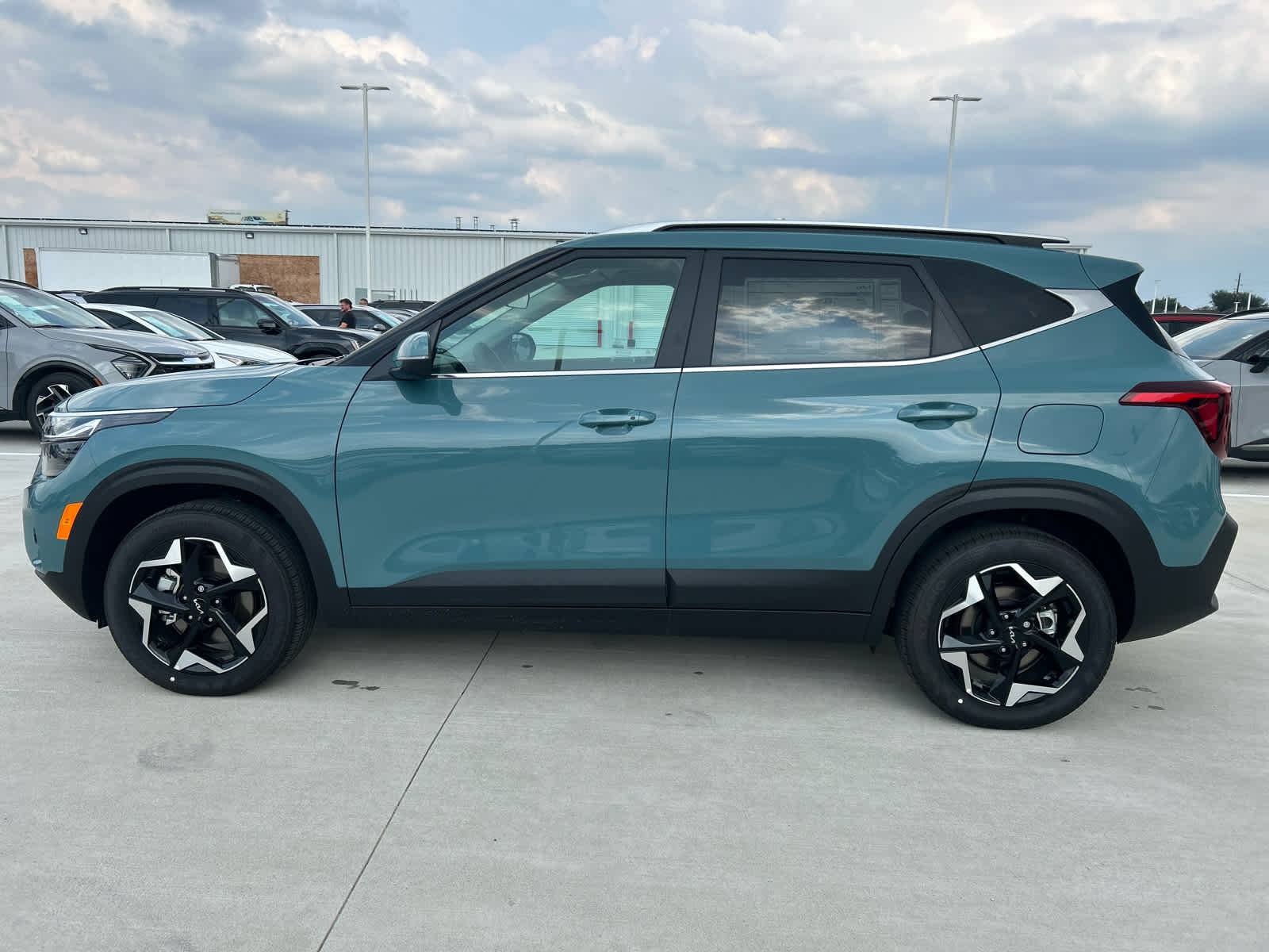 2025 Kia Seltos EX IVT AWD