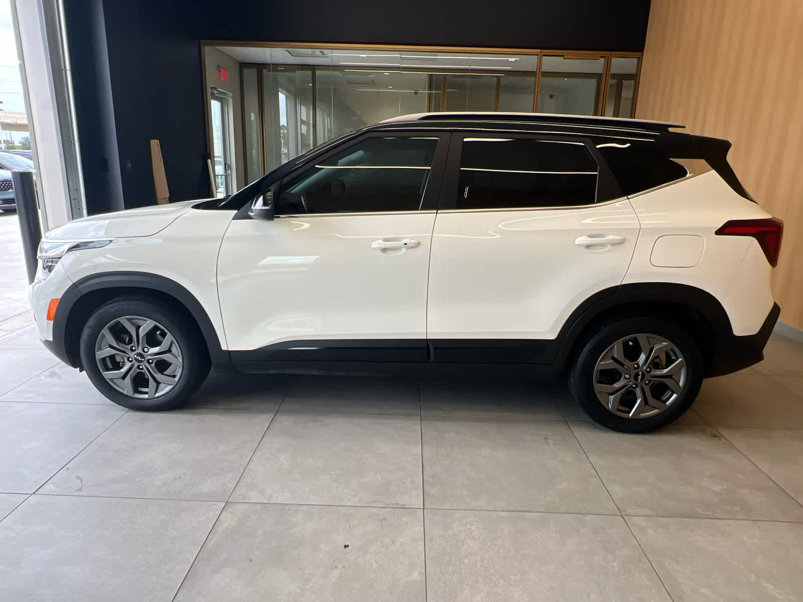 2024 Kia Seltos S IVT FWD