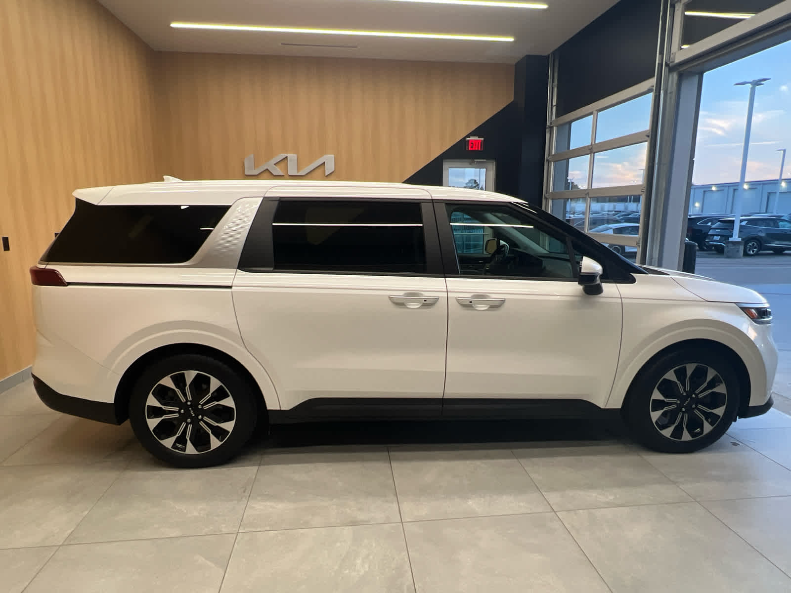 2022 Kia Carnival EX FWD